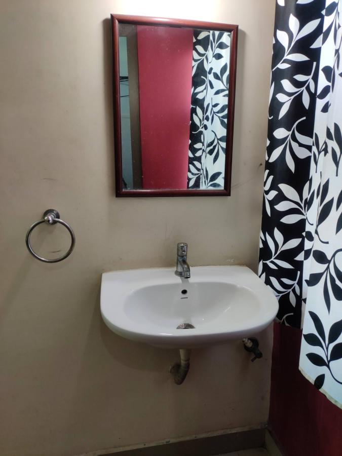 Subasree Cottage Tirunallar Екстериор снимка