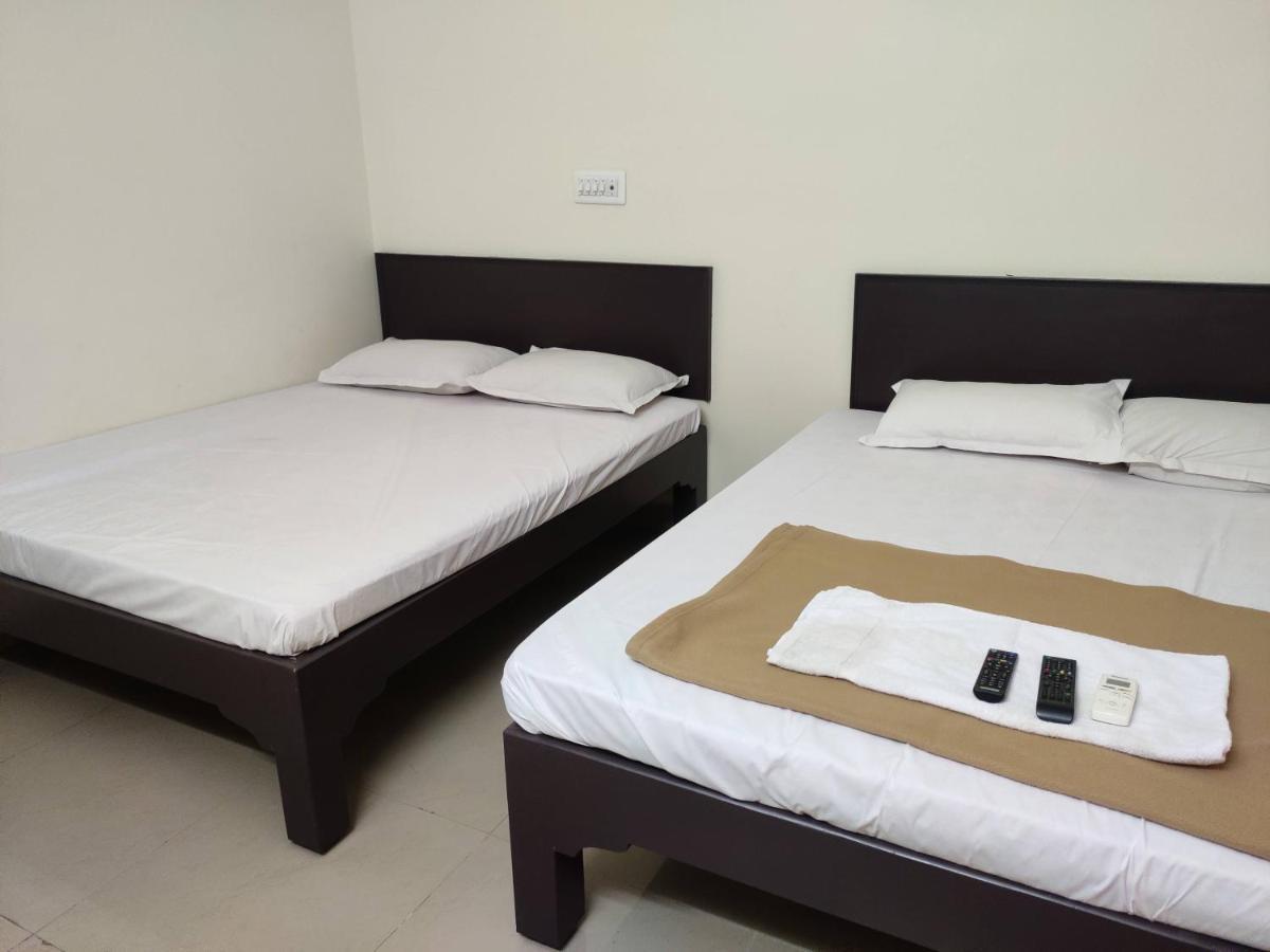 Subasree Cottage Tirunallar Екстериор снимка