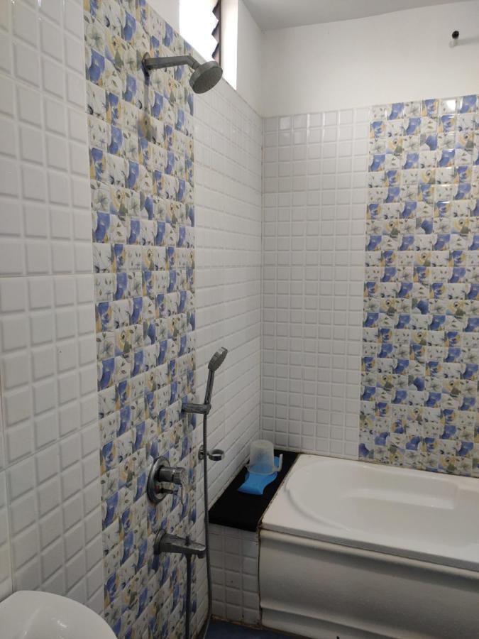 Subasree Cottage Tirunallar Екстериор снимка
