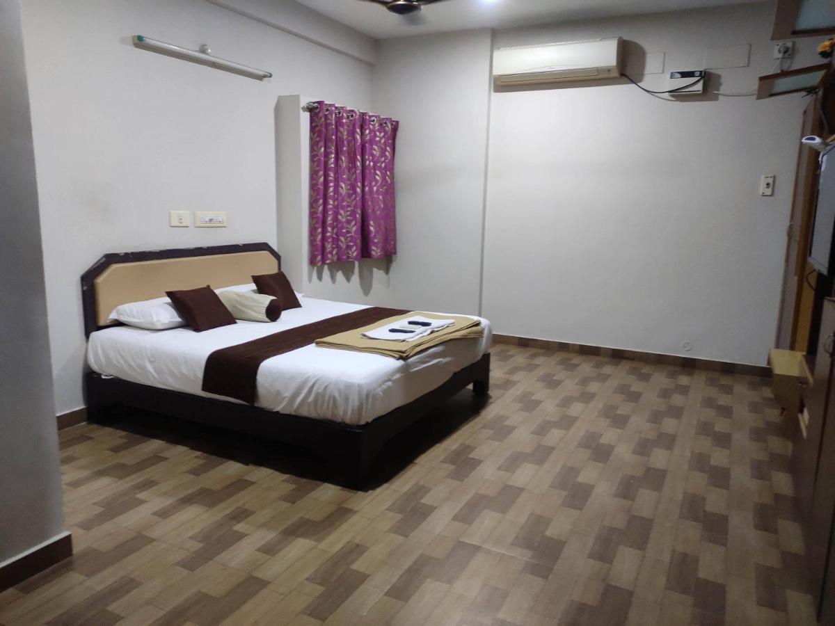 Subasree Cottage Tirunallar Екстериор снимка