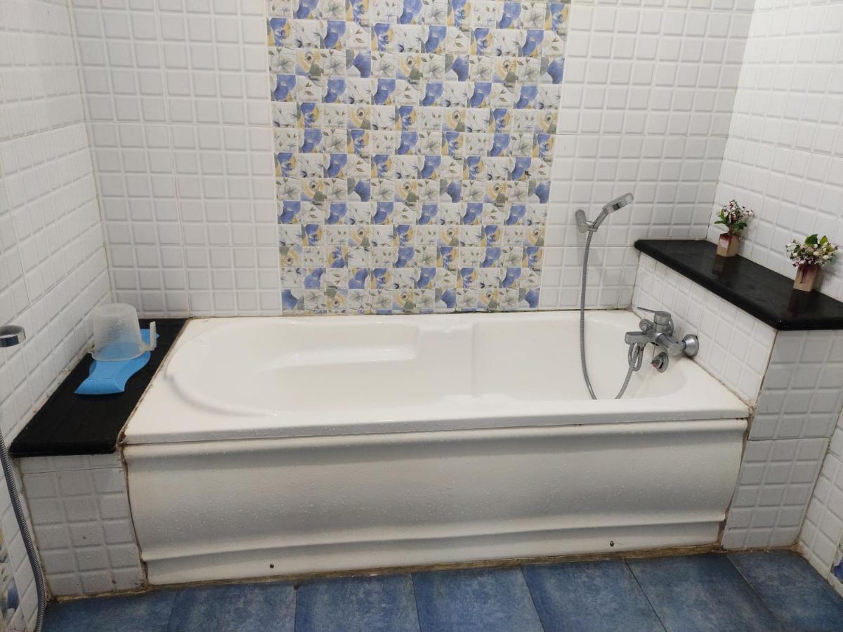 Subasree Cottage Tirunallar Екстериор снимка